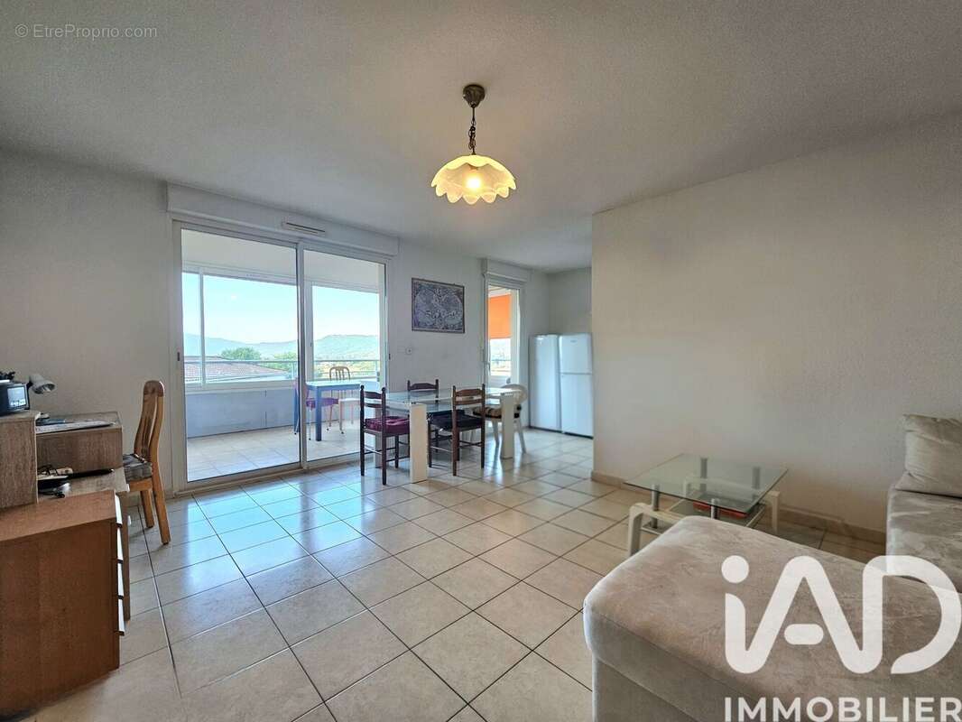 Photo 2 - Appartement à LE LUC