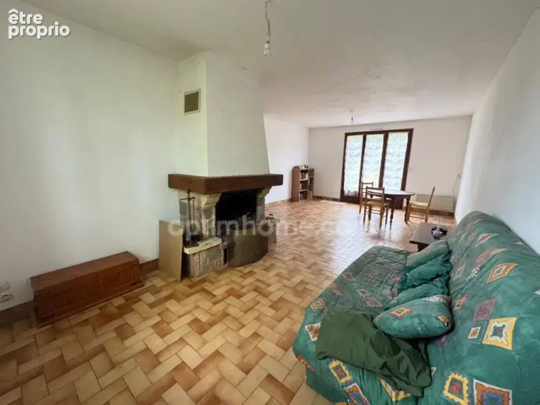 Maison familiale au calme de 96 m2 à MAILHAC SUR BENAIZE (87) - photo 2