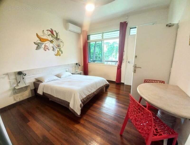 Maison à PETIT-BOURG