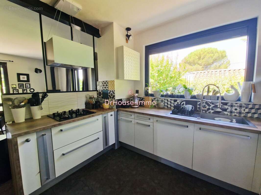 Maison 146 m² à Romans-Sur-Isere  - photo 7