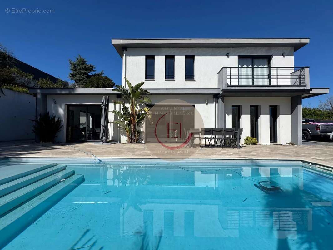 Maison à LES ADRETS-DE-L'ESTEREL