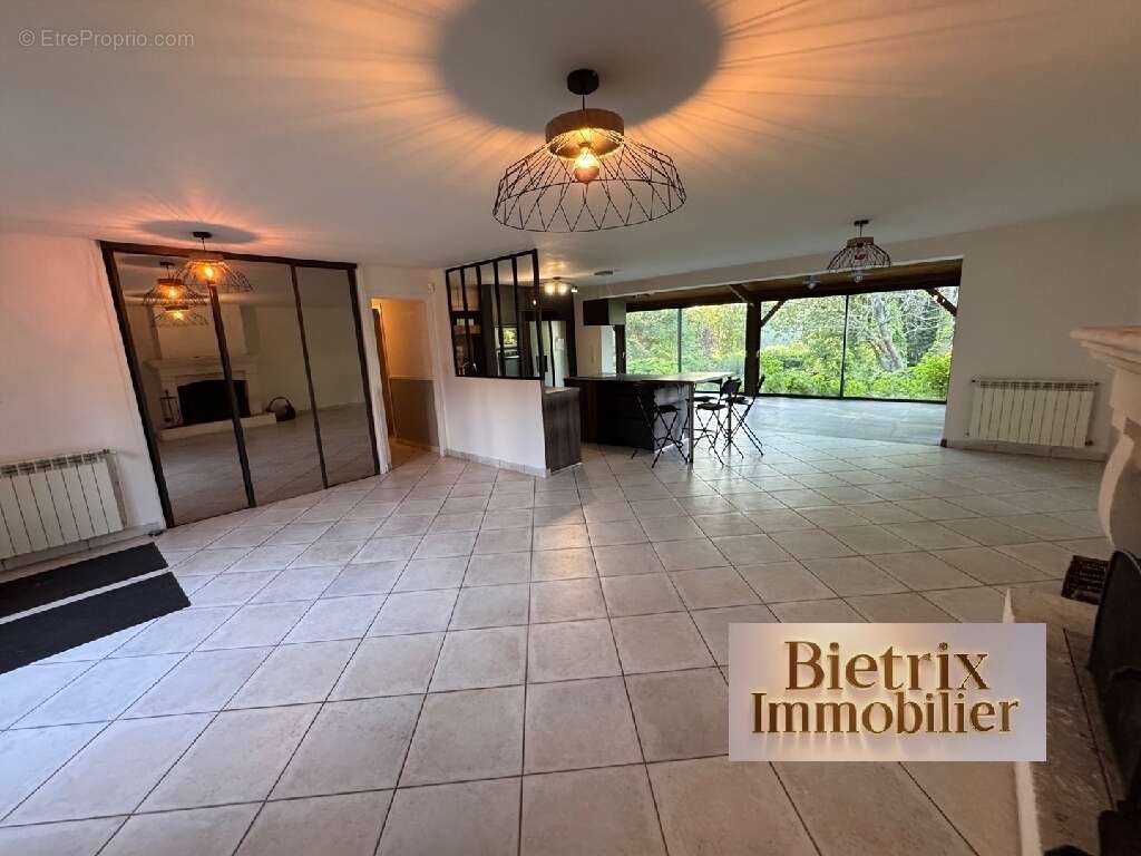 Maison à CHAMPAGNE-SUR-OISE