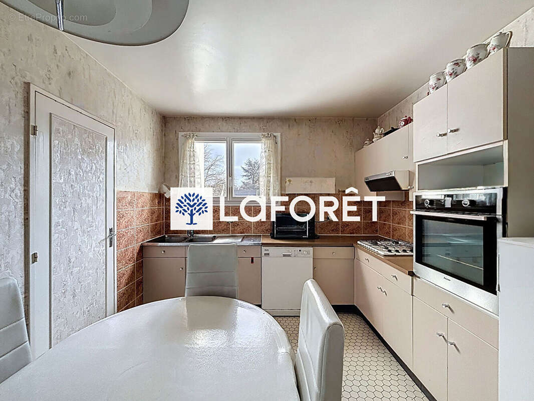 Appartement à Saint-Nom-la-Bretèche (T4) - photo 5