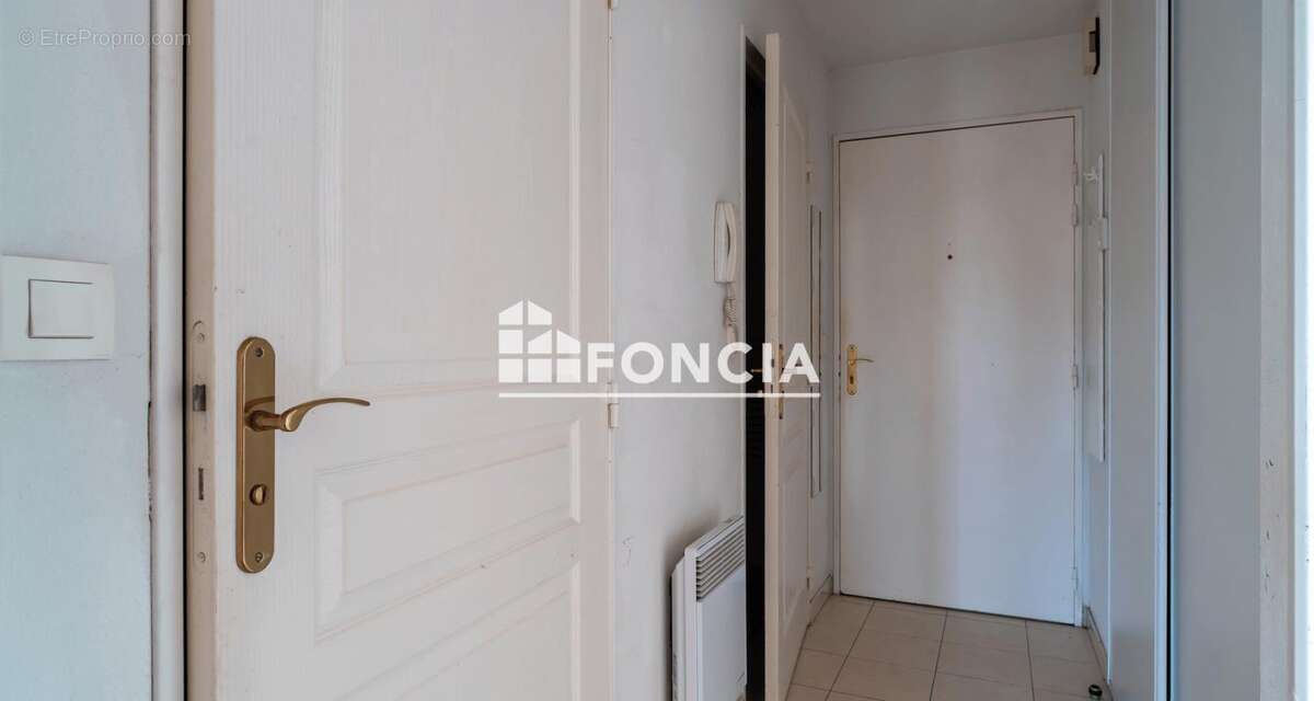 Appartement à SENE