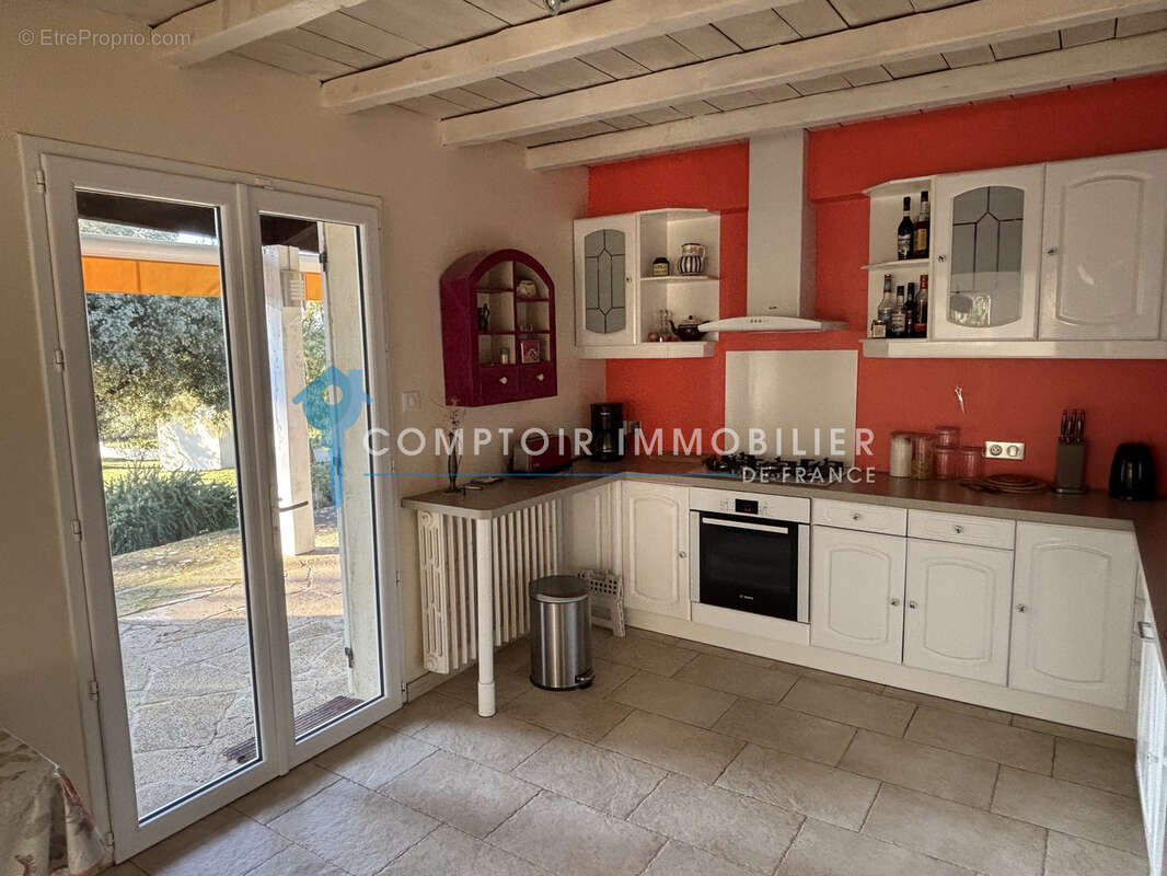 Village en peripherie d'uzes : villa 4 chambres avec piscine et grand terrain - photo 8