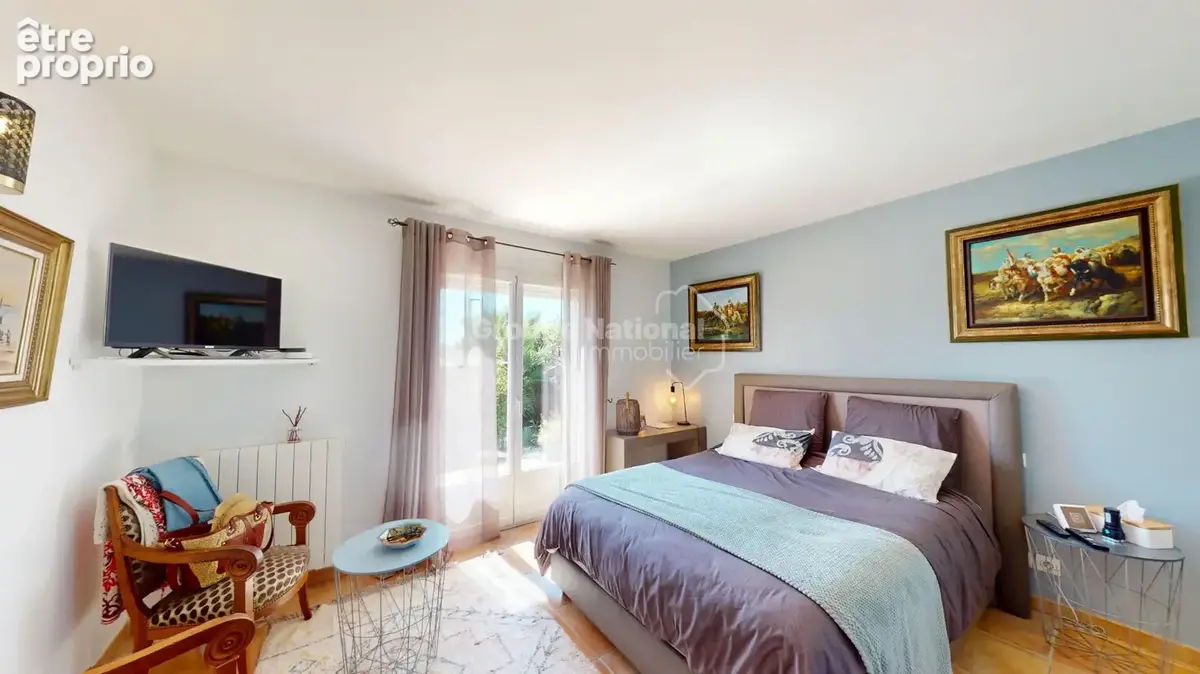 Entre Vignes, à VERARGUES  découvrez cette  villa de plain-pied avec dépendance et piscine - photo 8