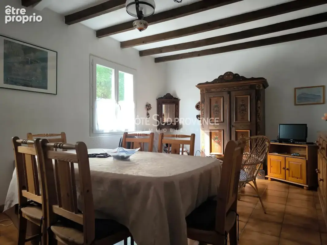 Villa avec piscine et dependances a saint didier - photo 12
