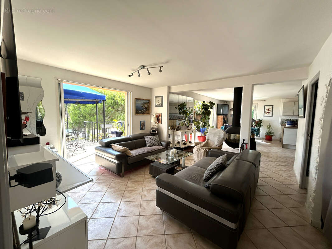 Autre à ROQUEBRUNE-SUR-ARGENS