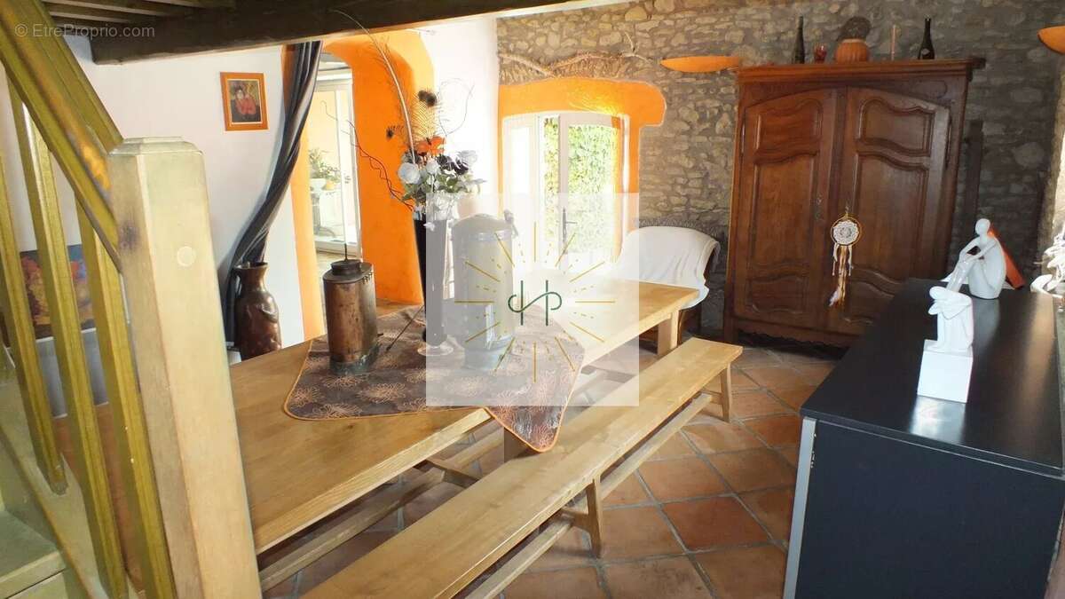 Maison à MONTELIMAR