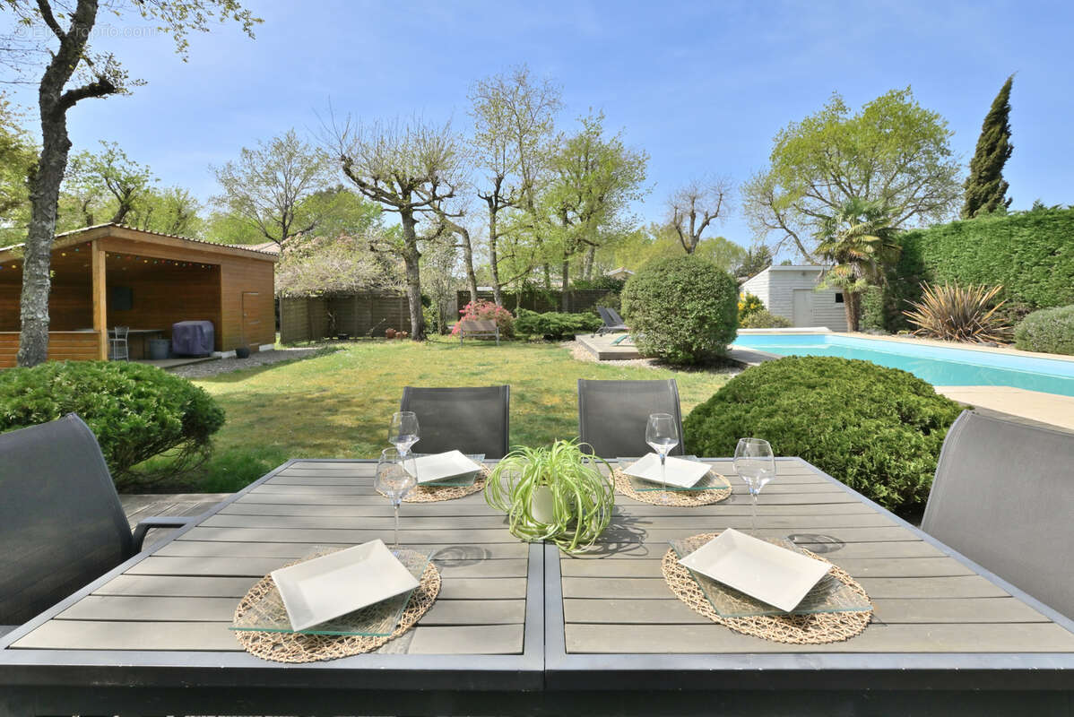 Maison à SAINT-JEAN-D'ILLAC