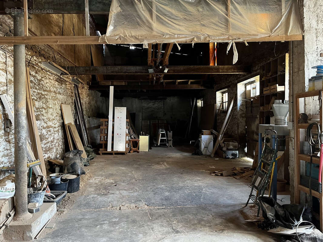 Commerce à SAINT-JUNIEN