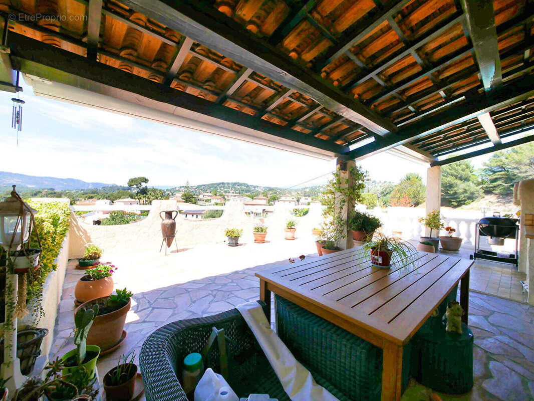 Maison à MOUGINS