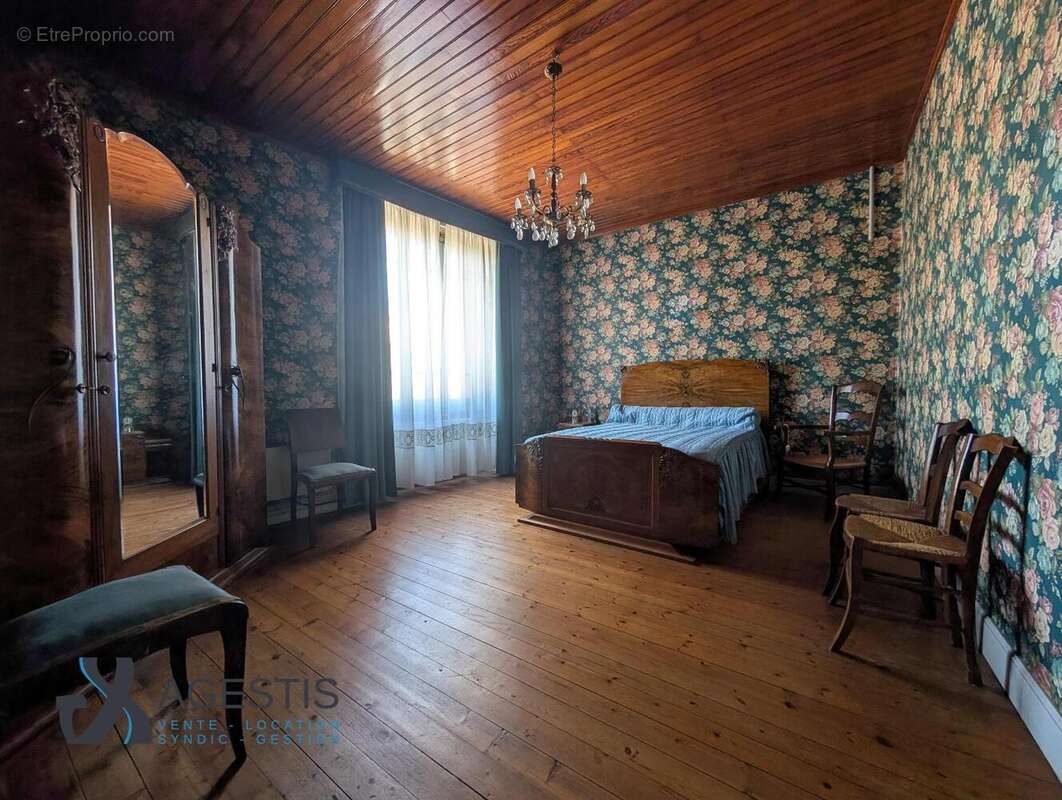   - Maison à SAIX