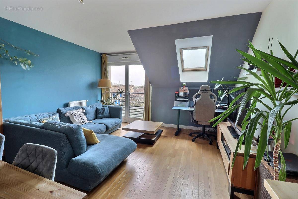 Appartement à NEAUPHLE-LE-CHATEAU
