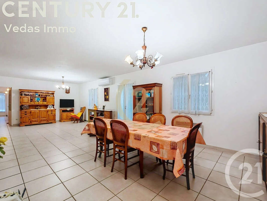 Maison à SAINT-JEAN-DE-VEDAS