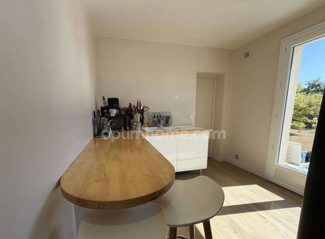 Maison familiale 4 chambres - vie de plain-pied, garage et grand jardin - Saint-Germain-de-Livet (14100) - photo 9