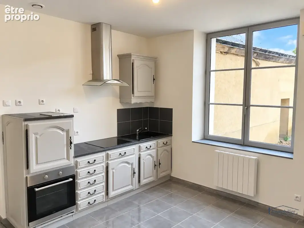 A vendre - Maison rénovée de 70 m2 avec courette, au calme   Tresson - photo 2