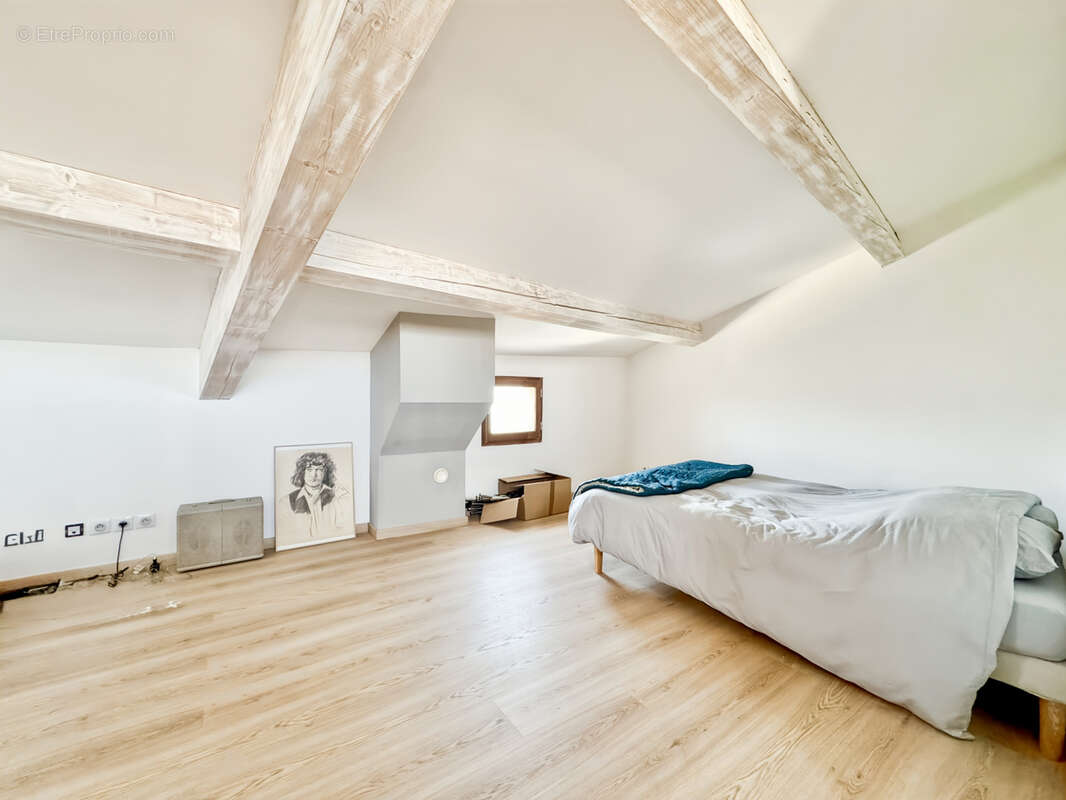 Maison à VENTABREN