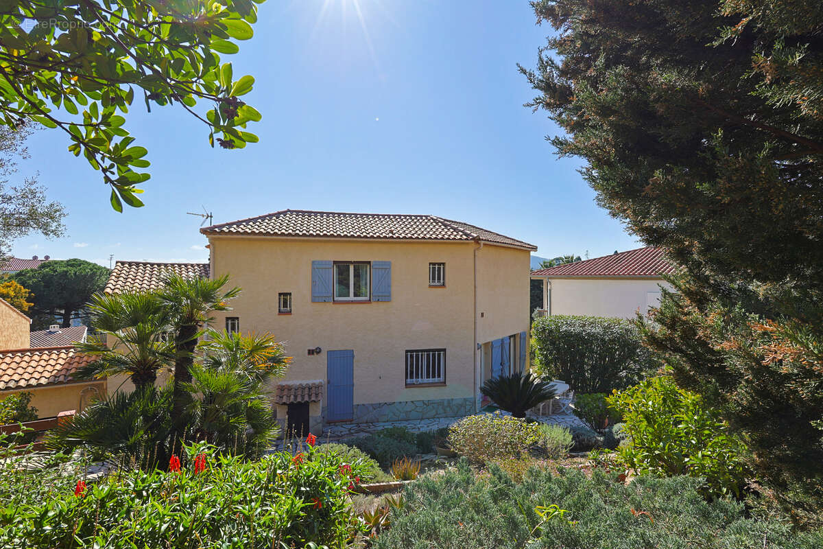 Maison à HYERES