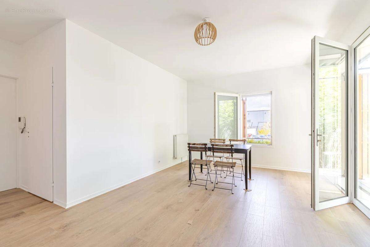 Appartement à L'ILE-SAINT-DENIS