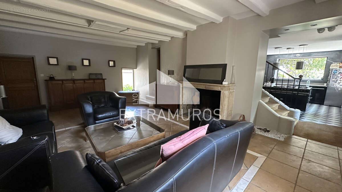 Maison à FLEURIEUX-SUR-L'ARBRESLE