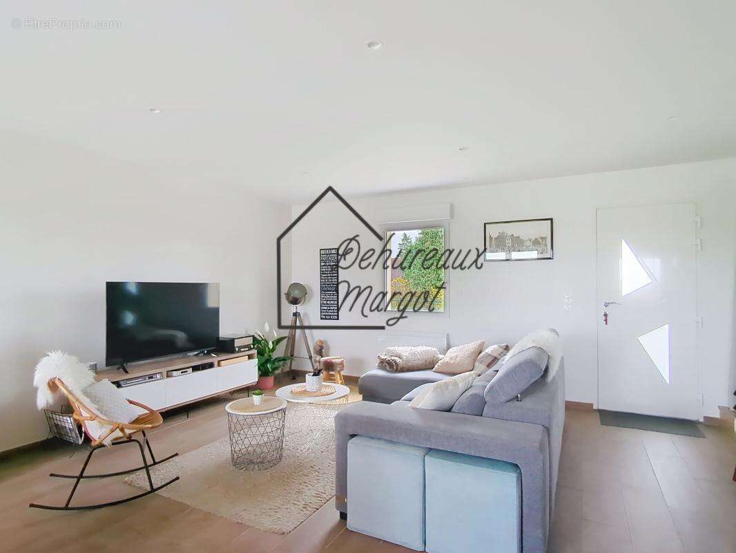 Maison à AZAY-SUR-CHER