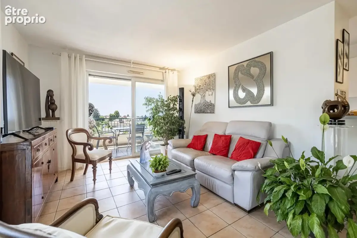 Nice – Corniche Fleurie – Superbe 4 Pièces avec Terrasse Exceptionnelle de 85 m², Vue Mer Panoramique et Piscine - photo 6