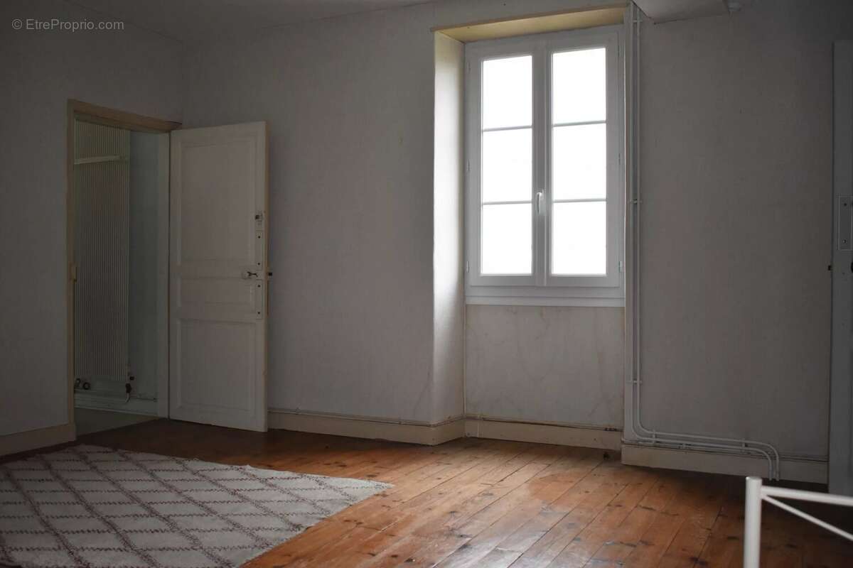 Belle et grande maison familiale à rafraîchir - photo 18