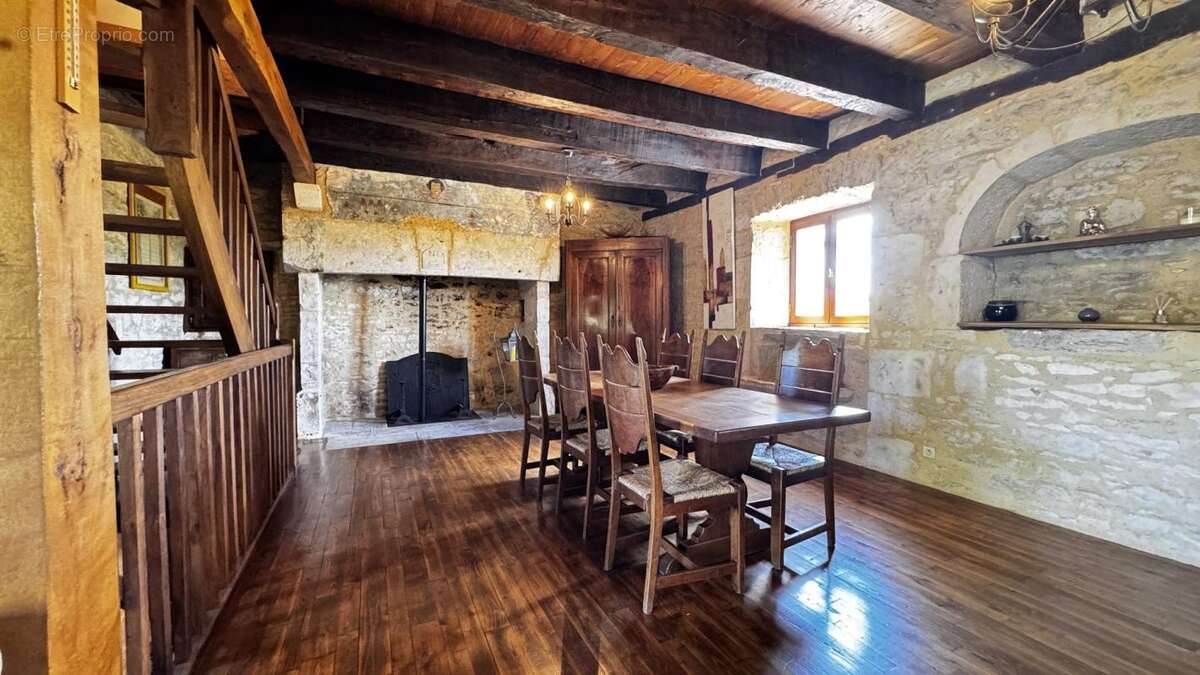 Maison à QUISSAC