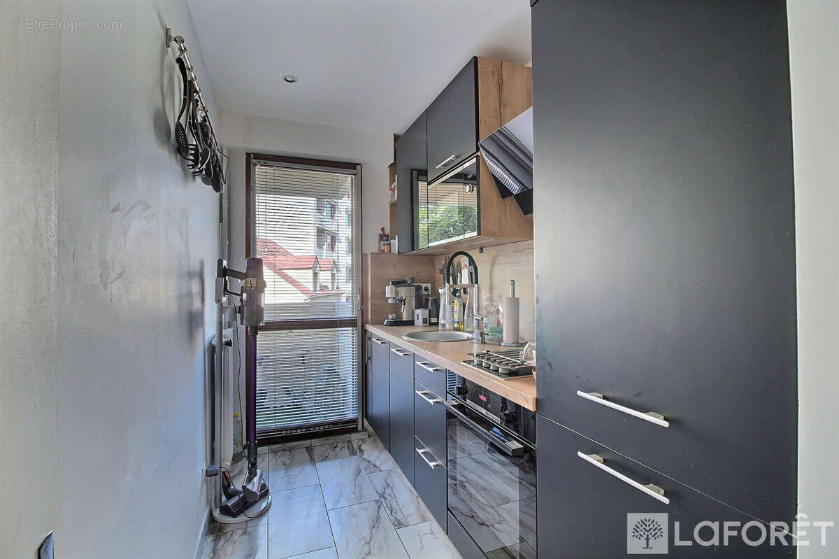 Appartement à LA GARENNE-COLOMBES