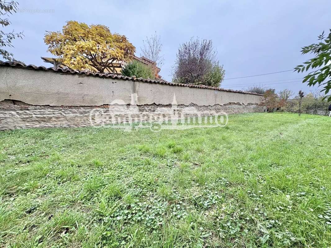 Terrain à SAINT-ROMAIN-DE-POPEY
