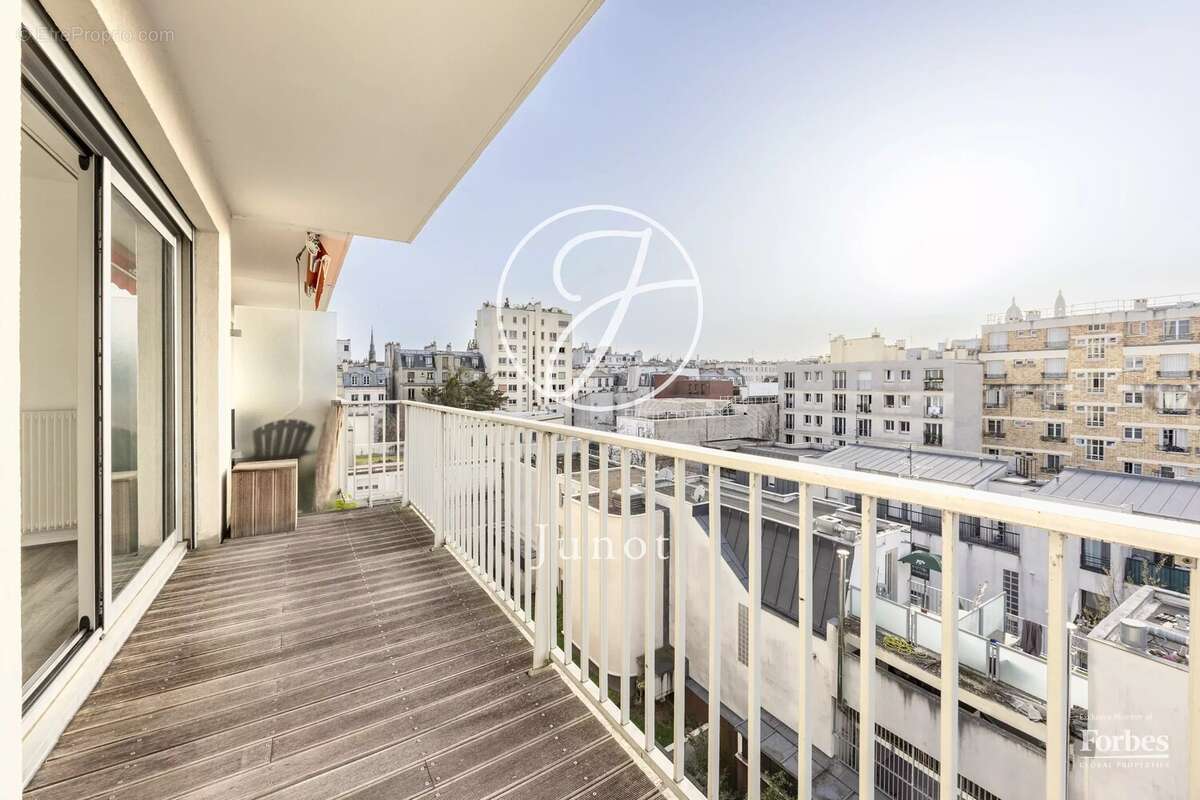 Appartement à PARIS-18E