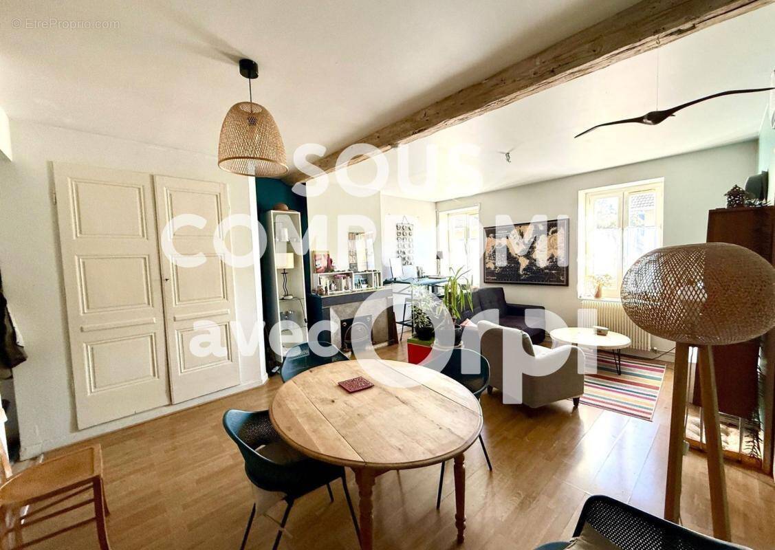 Appartement à FONTAINES-SUR-SAONE