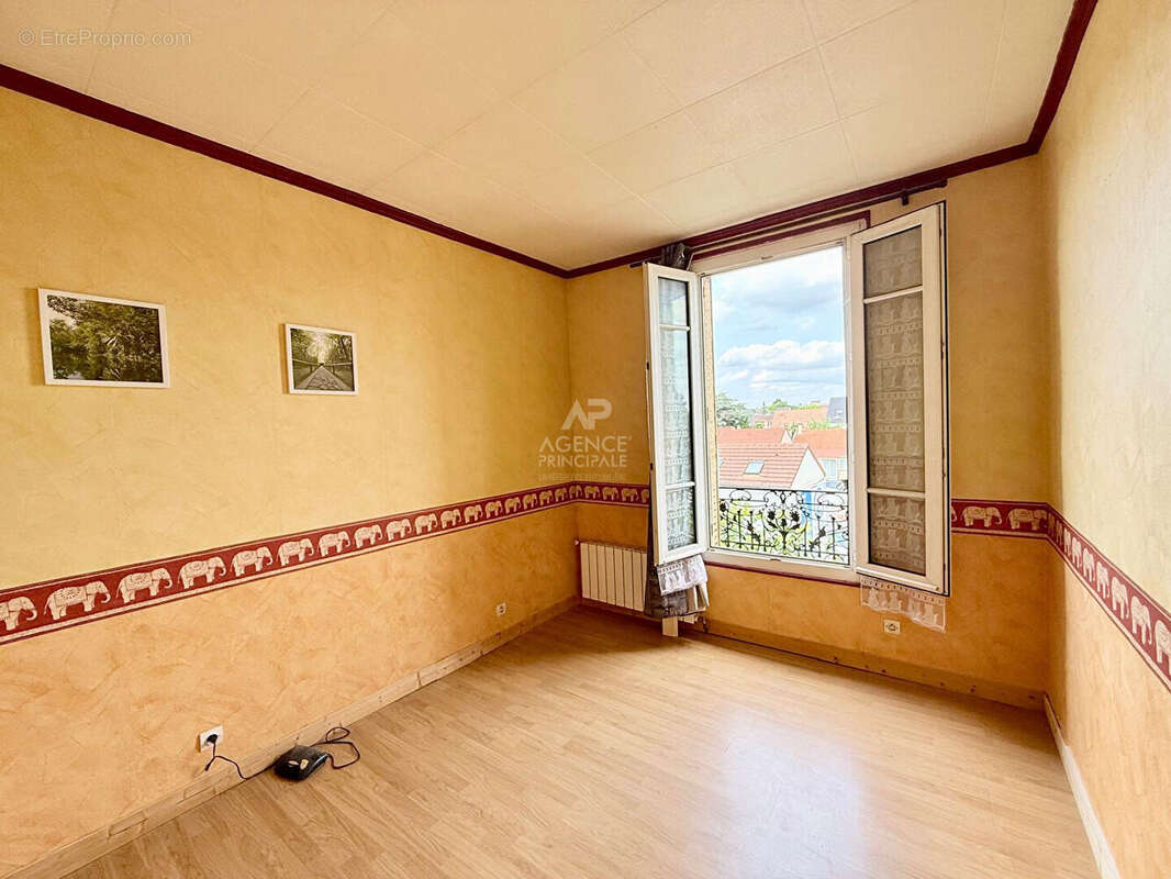 Appartement à HOUILLES