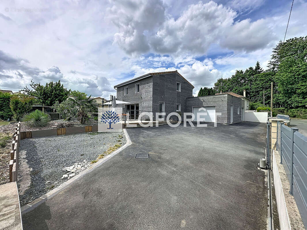 Maison Secondigny - photo 23