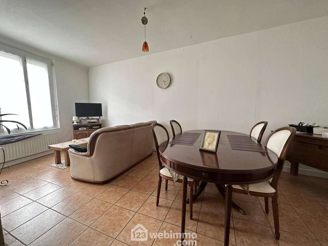Vous apprécierez le salon de 17 m²