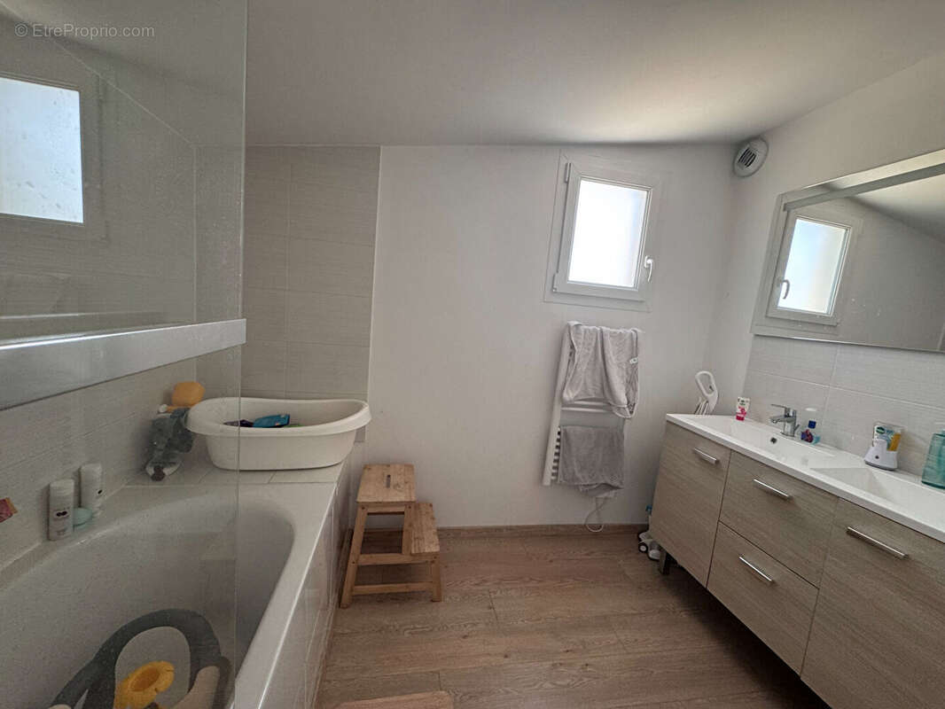 Entre mer & terre, maison spacieuse à vendre à Gratot avec vie de plain pied - Un véritable havre de paix ! - photo 12
