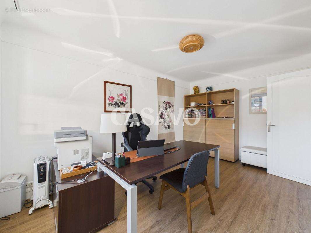 Appartement à CHARENTON-LE-PONT