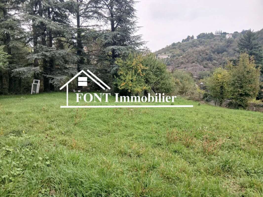 Terrain à CHATEAUNEUF