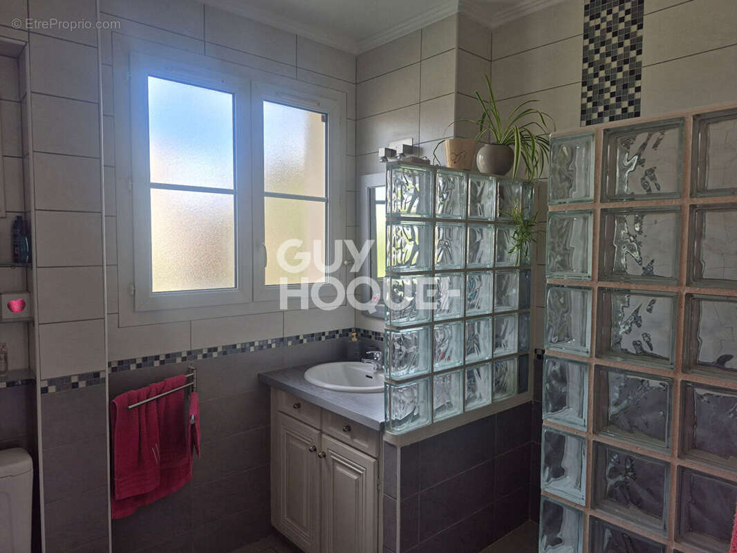 Appartement à LE BLANC-MESNIL