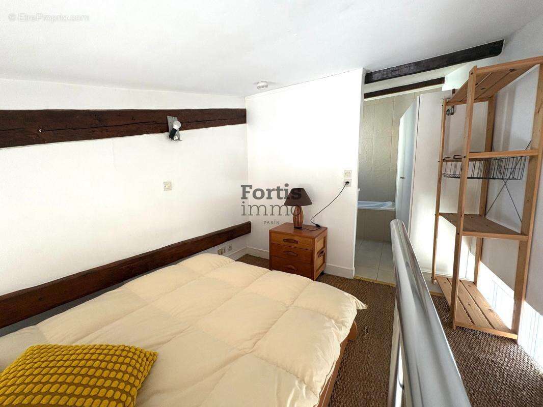 Appartement à PARIS-7E