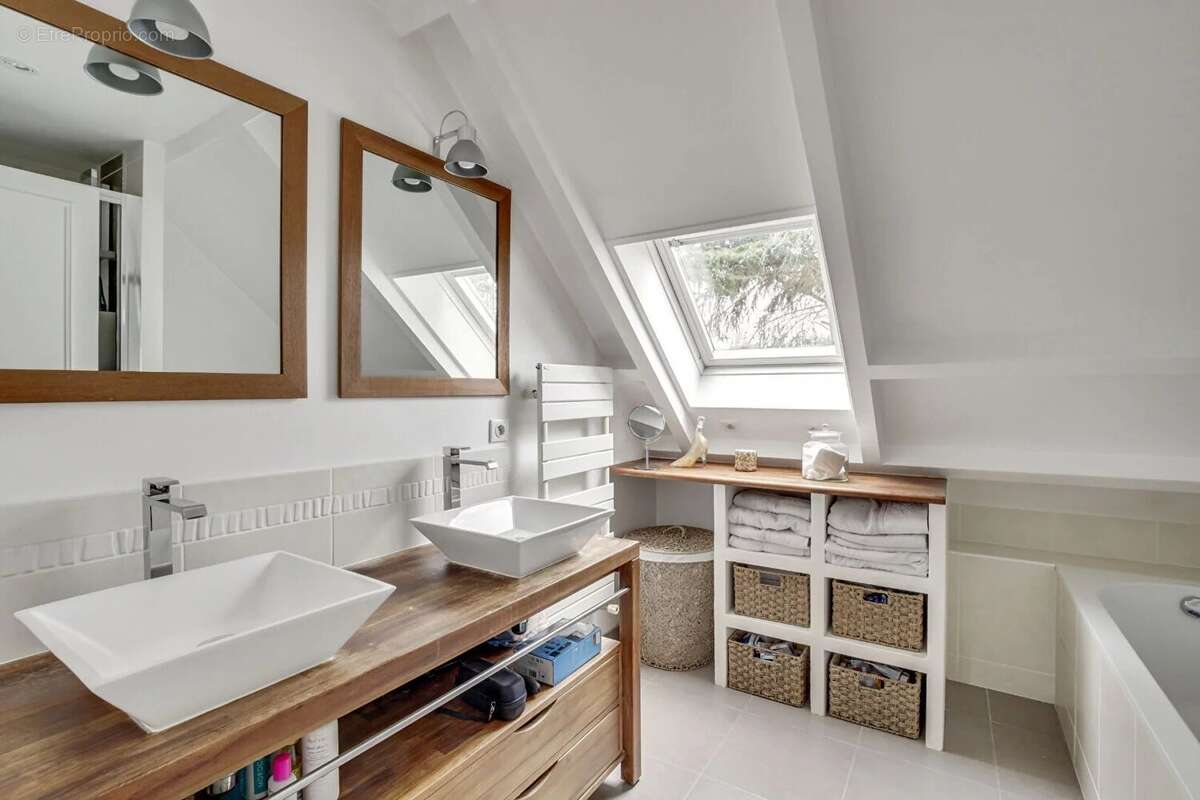 Maison à LE VESINET