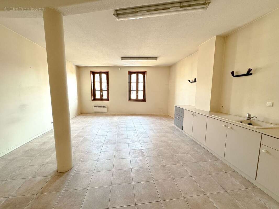 Commerce 65 m² à Tournefeuille  - photo 2