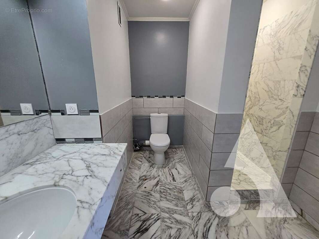 St Raphaël  4 p - 104,65 m²  carrez-  Beaux volumes, lumineux et idéalement situé - photo 14