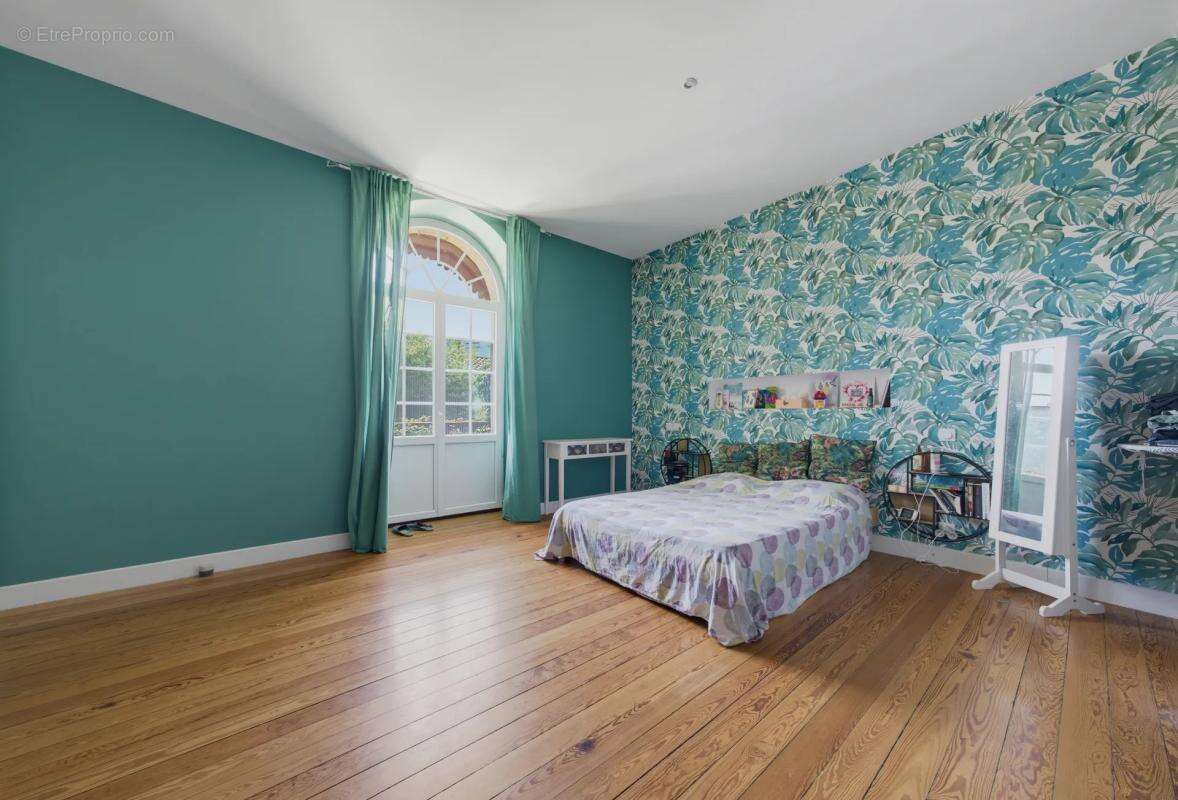 Maison de 5 pièces de 160 m² à Blanquefort - photo 7