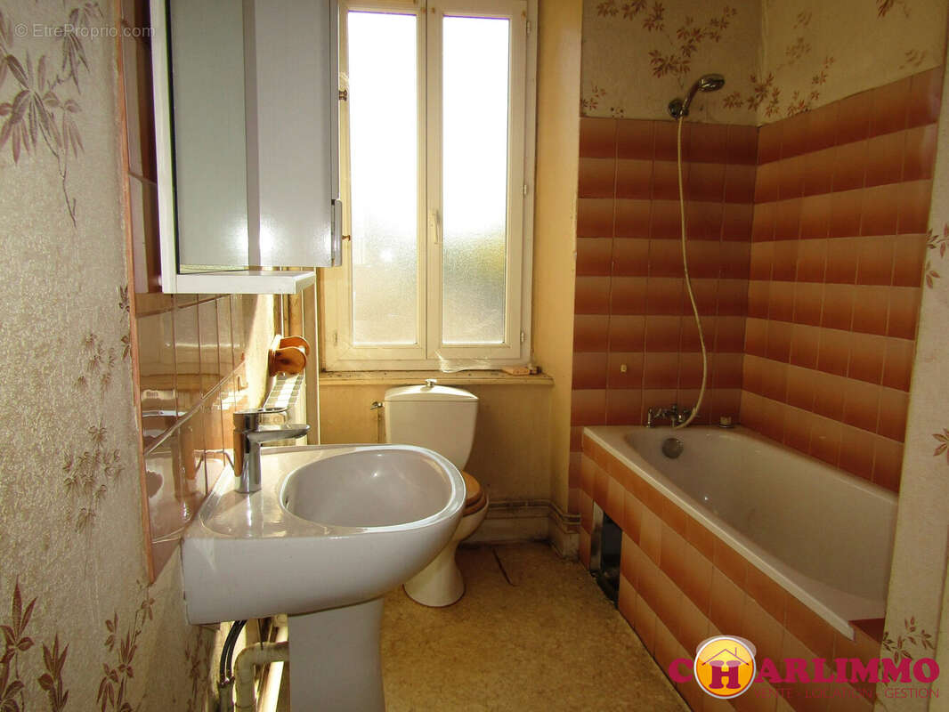 Appartement à SAINT-VICTURNIEN