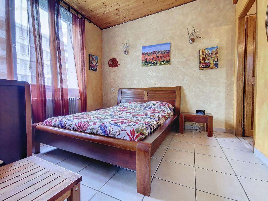 Maison - 5 chambres - Cave - Garage - Buanderie - Terrasse - Jardin - Proche commodités - photo 20
