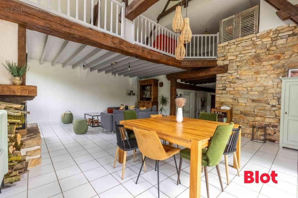 Maison à LIFFRE