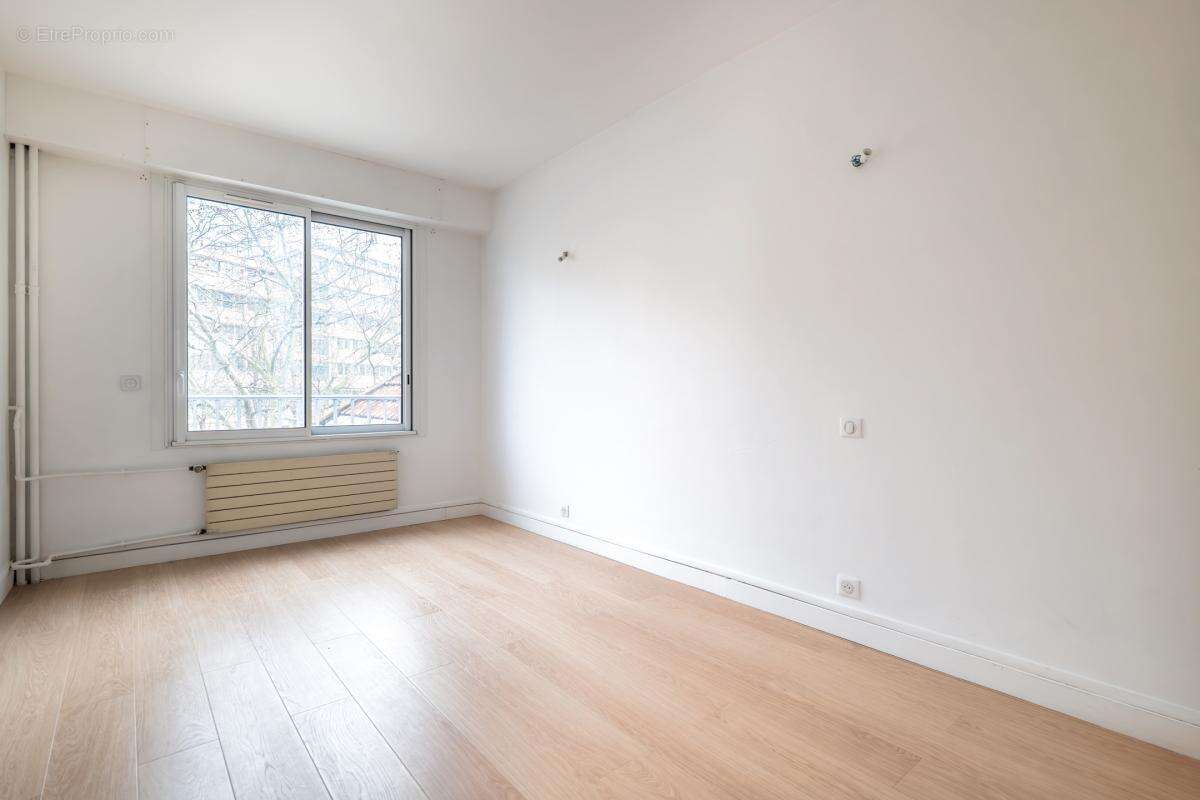 Appartement à PARIS-14E