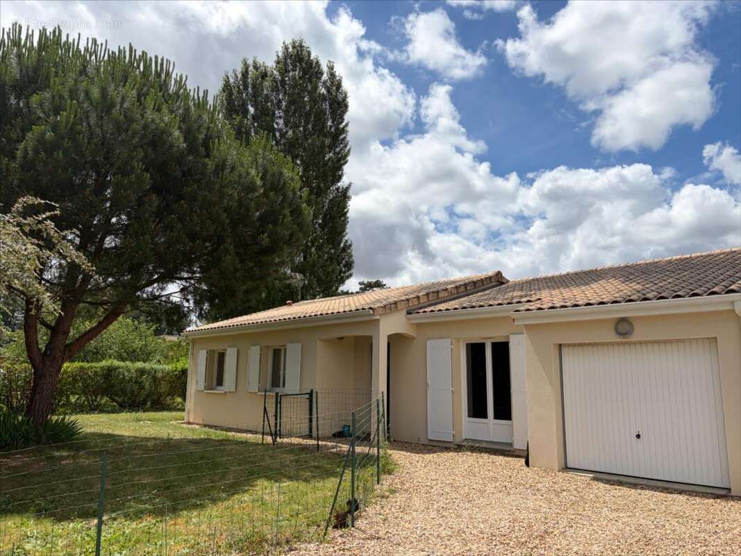 Maison 106 m² à Fontaine-Le-Comte  - photo 25